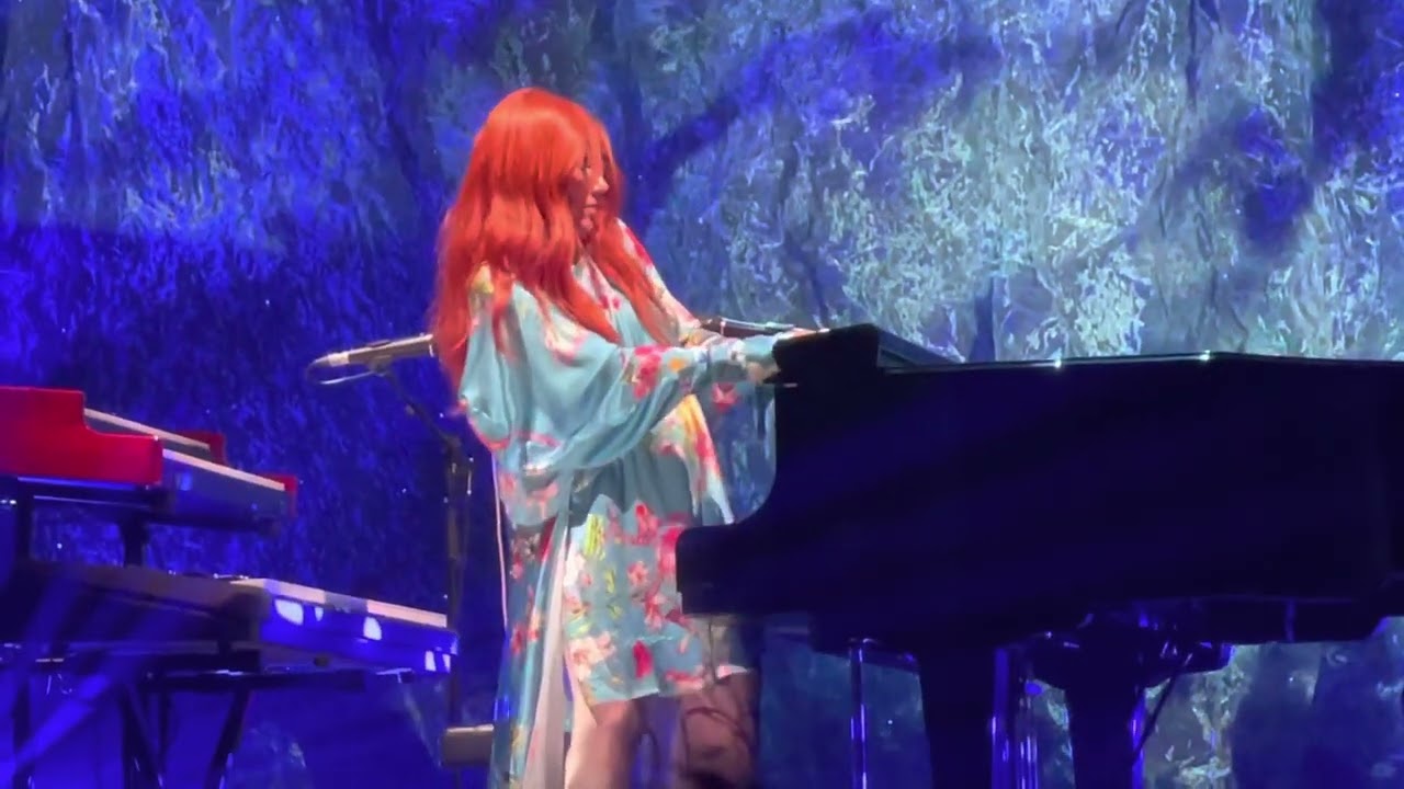 Take To The Sky - Live - Tori Amos - Manchester O2 Apollo - 15/3/22 15th March 2022