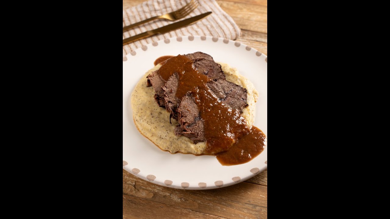 Brasato al Barolo con Polenta Taragna