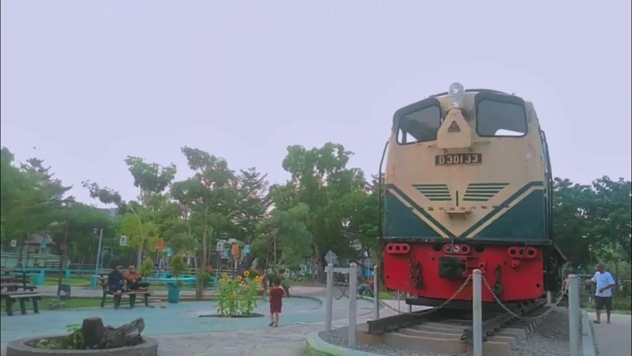 Taman Lokomotif Bojonegoro - YouTube
