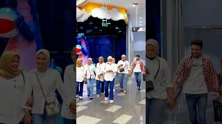 Download Lagu Holding strange girl’s hand in a public place prank in Indonesia #najibfun #shortsyoutube MP3 Download Lagu Holding strange girl’s hand in a public place prank in Indonesia #najibfun #shortsyoutube MP3