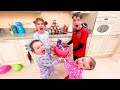 Cinq Enfants préparent une surprise pour l'anniversaire de maman