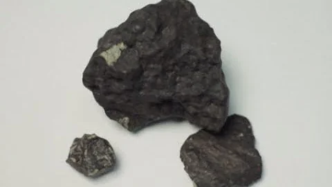 Large meteor fragments found in Russia - DayDayNews