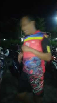 Agong sports LG melakukan pemanasan