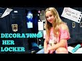 BACK TO SCHOOL: DECORATING HER LOCKER