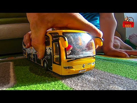 Unboxing Yellow bus, toys, masha and the bear from kinder surprise