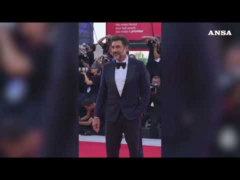 Sul red carpet di Venezia arriva il cast di "Bunker"