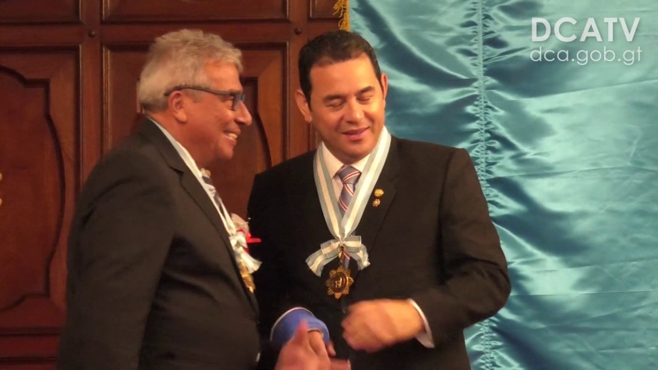 Condecoran a maestros con la Orden Francisco Marroquín centroamérica paises
