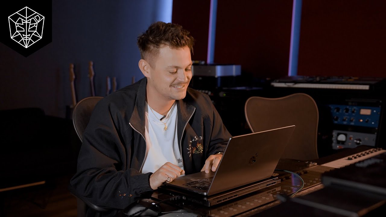 ⁣Julian Jordan listening to the 'Losing My Head' remix submissions!