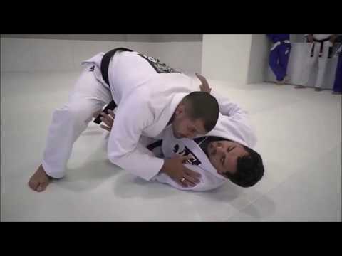 Rodolfo Vieira ensina a passar e montar por 7 pontos na GMI Escola de Jiu-Jitsu Brasileiro