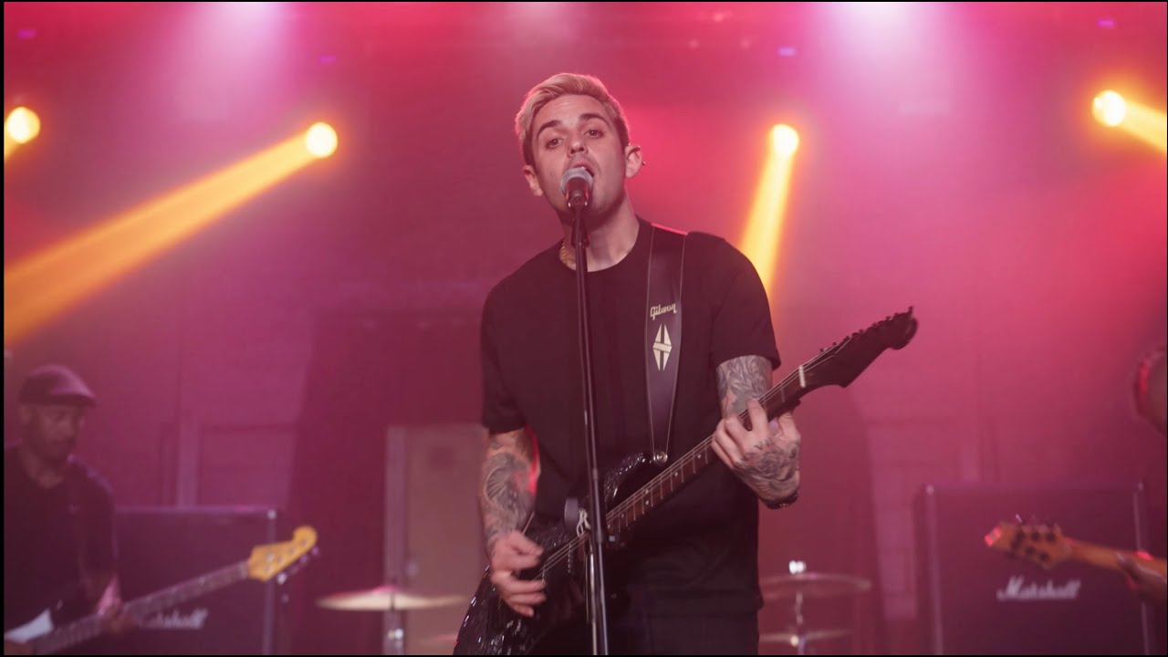 Guarda Cam Wales - Clear Viewed (Official Video) su YouTube Guarda Cam Wales - Clear Viewed (Official Video) su YouTube