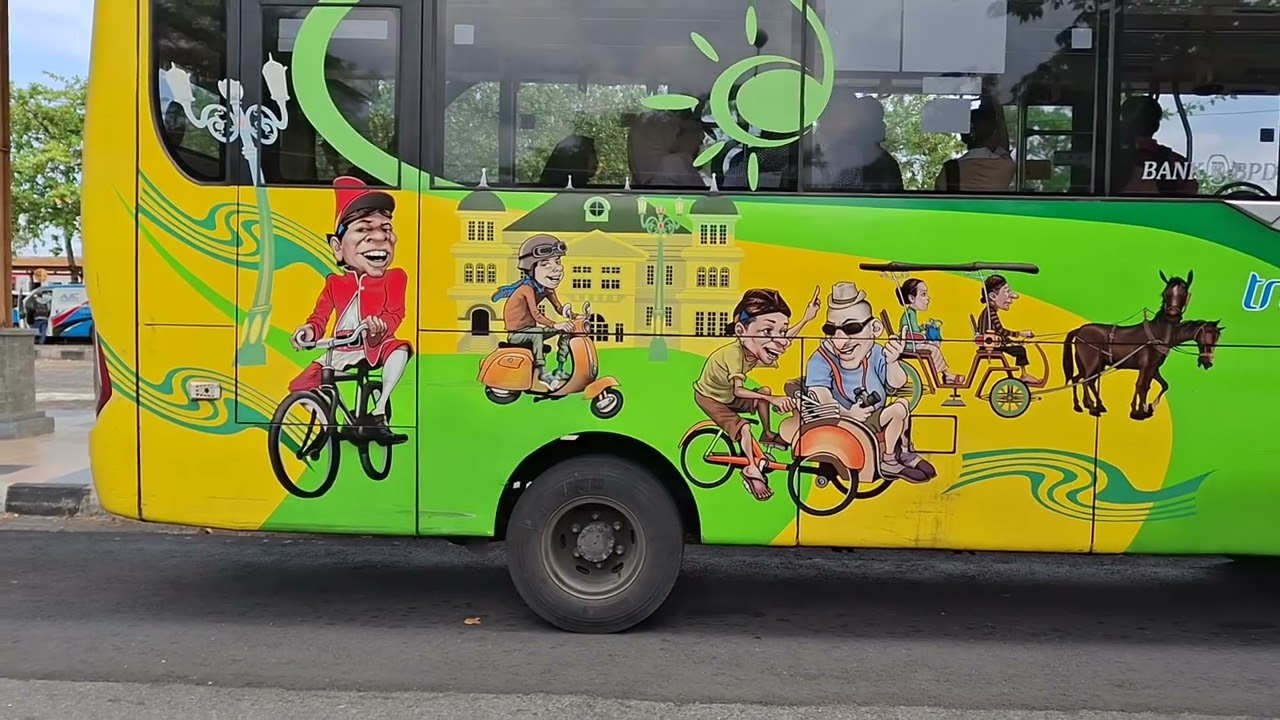 PART 10. MELIHAT BUS TRANS JOGJA DI BANDARA ADISUTJIPTO