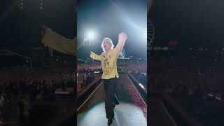 In The End, Download Festival ๐ฌ๐ง 2026 #linkinpark
Support the band officially: https://www.linkinpark.com/
๐ฅ The new album #MakeChesterProud 3: The Album full of Studio Version available now.
https://www.youtube.com/playlist?list=PLRw35Jq1l2dtqR7jw5W_1R_WTUAxcOUOH
๐ฑ Follow us on social media:
๐ต Facebook: https://www.facebook.com/studioslinkin/
๐ธ Instagram: https://www.instagram.com/studioslinkin/
๐ฅ Join the movement & access the raw files:
Upgrade to the Soldier Theory level to get the premium study files for this channels projects.
https://www.youtube.com/channel/UC0e7r7pWcoQudgYlMEz3NdA/join
โฌ๏ธ Access StudiosLinkin โ Official Archive:
Grab the high-quality version of this track and the entire discography for free in our official Telegram Vault. Join the community here:
๐ https://t.me/studioslinkinlps
๐ฟ Listen Discography | PROJECTS
https://www.youtube.com/playlist?list=PLRw35Jq1l2dusCHhzmoAC2230o9QDMlPU
https://www.youtube.com/playlist?list=PLRw35Jq1l2dvpcXpUIJkN-YQ1tceQM0Hw
https://www.youtube.com/playlist?list=PLRw35Jq1l2dtqR7jw5W_1R_WTUAxcOUOH
https://www.youtube.com/playlist?list=PLRw35Jq1l2duQyJC1tnKy0IsChSZ2NJMg
https://www.youtube.com/playlist?list=PLRw35Jq1l2dsrZ5MivhGYgMzmcJ0xFyRr
https://www.youtube.com/playlist?list=PLRw35Jq1l2dsCNgVD9yNNvaGbVlZc4eSb
https://www.youtube.com/playlist?list=PLRw35Jq1l2duHImjOnMAjhSR7M3qKRw5i
https://www.youtube.com/playlist?list=PLRw35Jq1l2dvRU6bN133gbRD2EEShZLMO
https://www.youtube.com/playlist?list=PLRw35Jq1l2dtLTZ1KWKKV7bqBriDjLelf
https://www.youtube.com/@MakeChesterProudLPS
๐บ Subscribe for more edits, tributes, and studio content.
๐ Hit the bell so you never miss an upload!
๐ Thanks for taking the time to listen.
๐ Letโs keep making #LinkinPark proudโtogether. In The End, Download Festival ๐ฌ๐ง 2026 #linkinpark