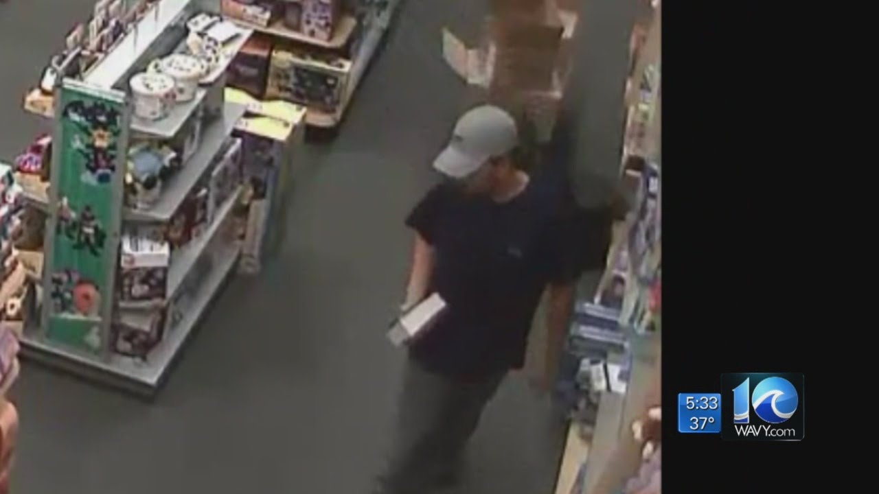 PD: Man exposed himself to child at bookstore
