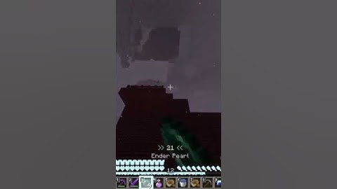 Minecraft But My Inventory Changes Every 30 Seconds #short