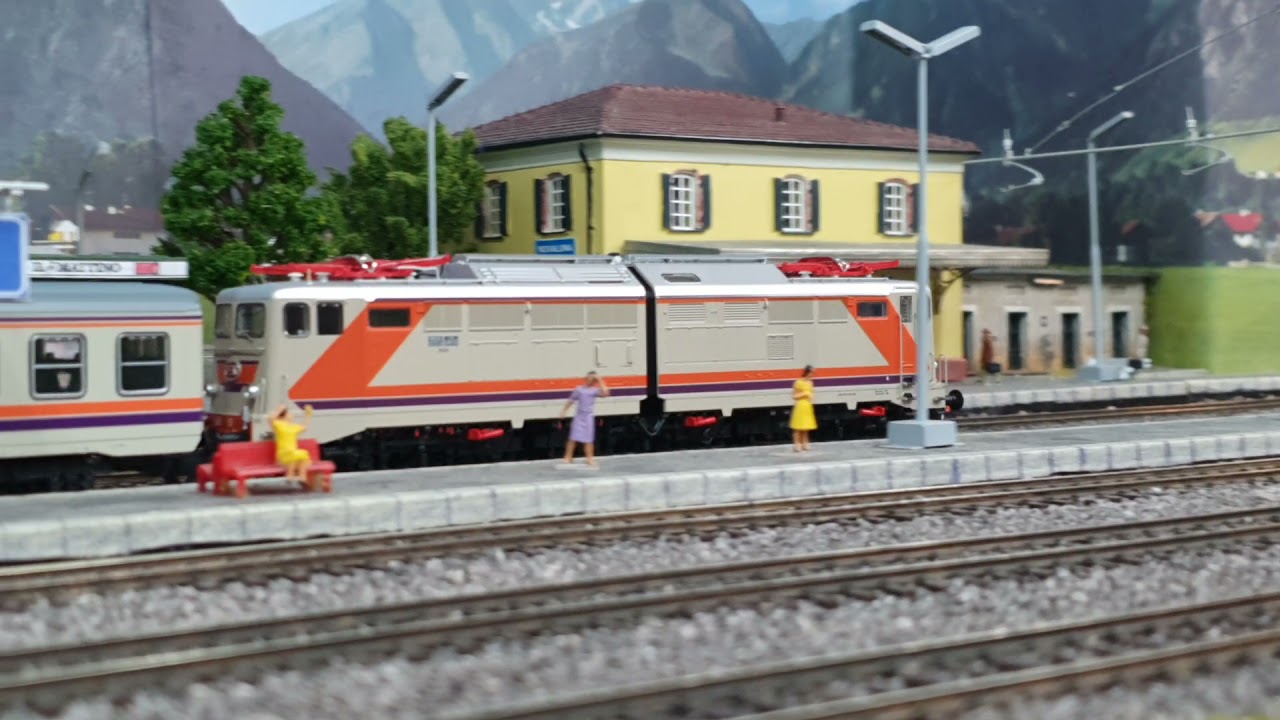 Regionale FS piano ribassato e646 navetta