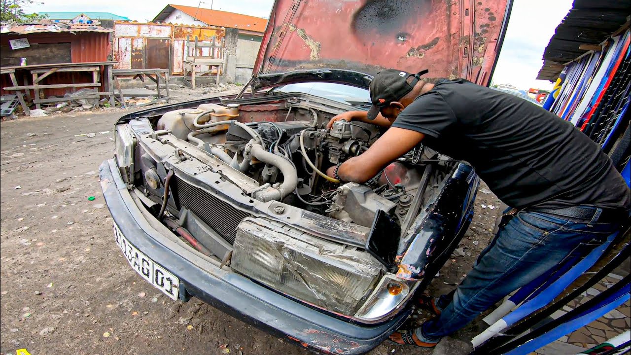 This Pro Mechanic knows how to fix the old Mercedes Engines