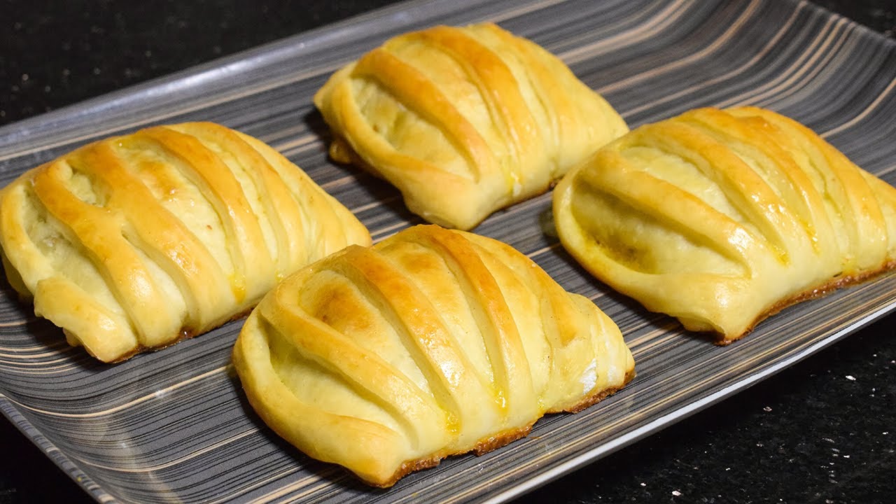 Delicious Pizza Parcels with Eggless Pizza Dough Stromboli Recipe 