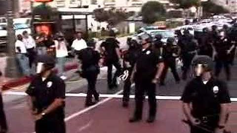 rage against the machine performs at DNC Convention 8/2000