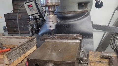 Dumb Dumbs Guide To Machining: Boring A Hole On a Bridgeport J Head Milling Machine