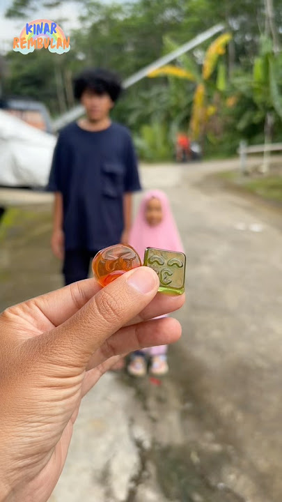 FIGHTING FOR YUPI EMOJI, THE KID RAN AWAY #shorts #viral #candy #yupi #emoji #funny #comedy #funn...