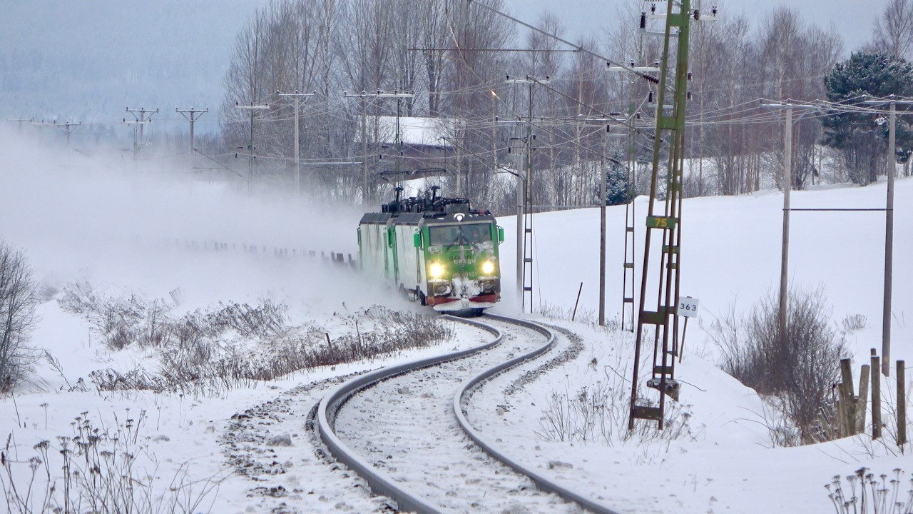 Winter on the Swedish Railway part 16 - Trains in Järvsö