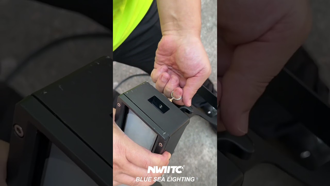 New arrivals! Outdoor Waterproof 600w LED Strobe Bar Light,do you like it?