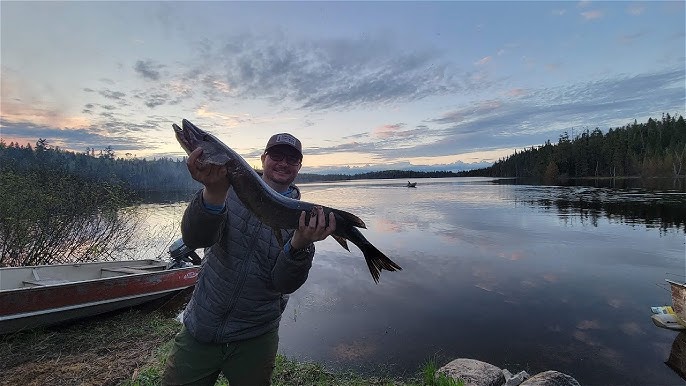 Off-Grid Ontario Fishing (Remote Outposts)! 