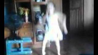 Isadora Dançando Kuduro