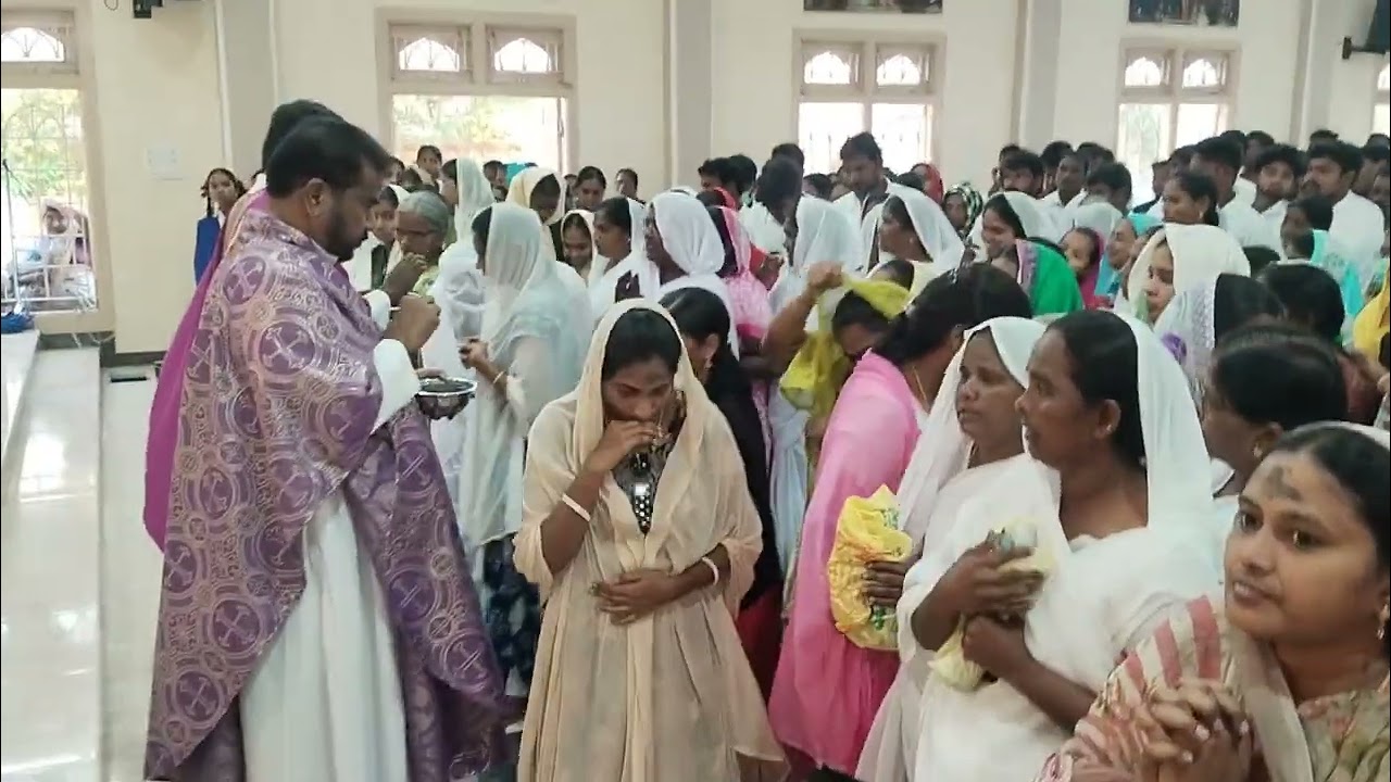 గుడివాడ ఆర్.సి.యం చర్చిలో శ్రమల దినాలు ప్రారంభం