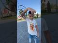 Nghệ nhân trẻ kéo diều một tay để khoe áo mới rất hay..#kite #layangan #patang #xuhướng #diềusáo #凧