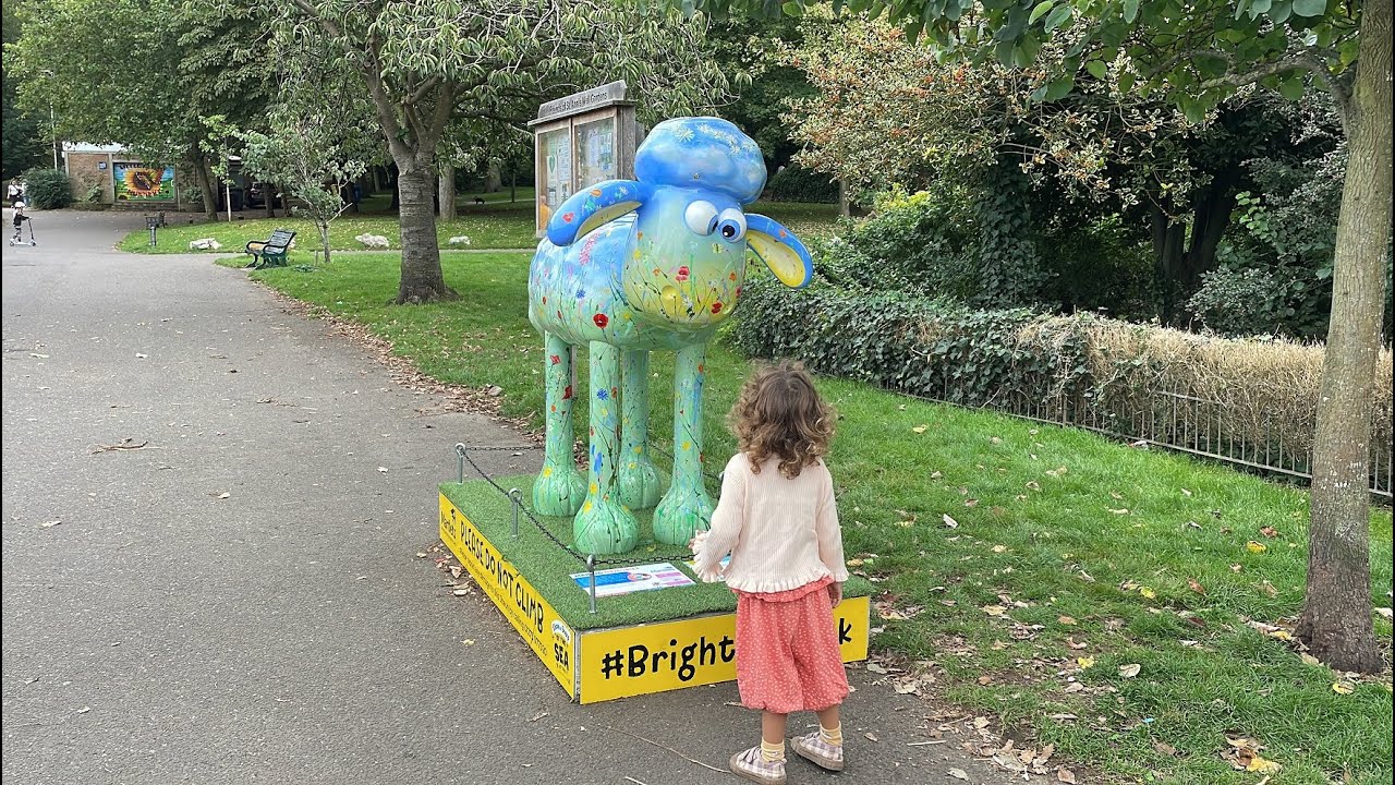 shaun-the-sheep-art-trail-shaun-by-the-sea-brighton-and-hove-youtube