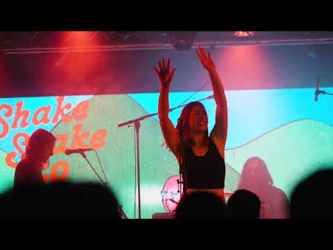 Shake Shake Go - Diamond Eyes (Live)