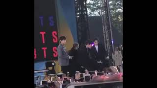 190515 [FanCam] 'BOY WITH LUV'+'FIRE' BTS performs live on 'GMA'
