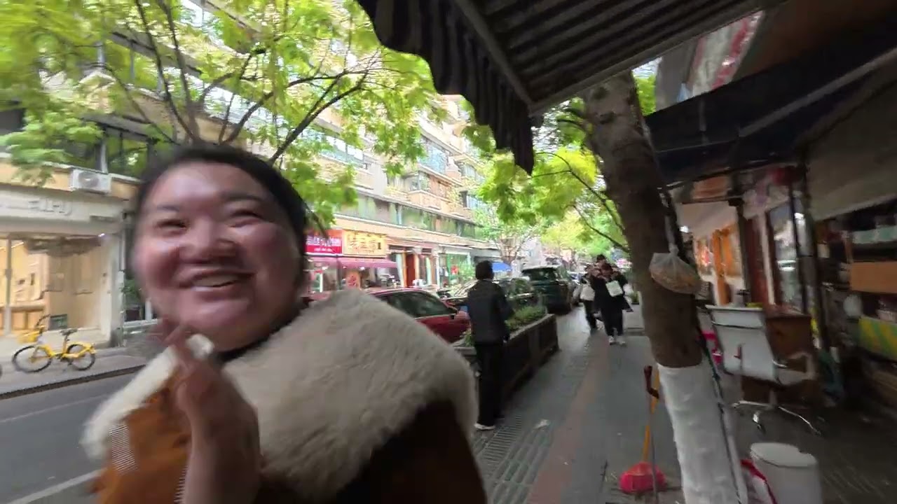 20260204成都 閒晃10  公廁走回朵朵家咖啡店