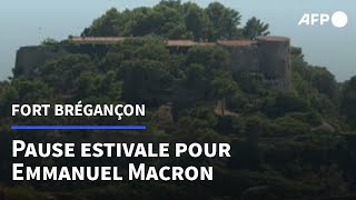 Emmanuel Macron entame une pause estivale 