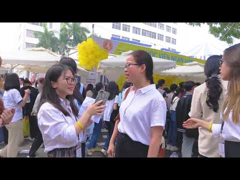 Video Không khí gian tư vấn Học viện Ngân hàng tại Open day... - youtube
