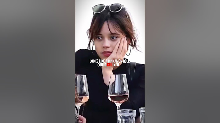 Looks like a cinnamon roll could kill you #jennaortega #hunterdoohan #emmamyers #percyhyneswhite
