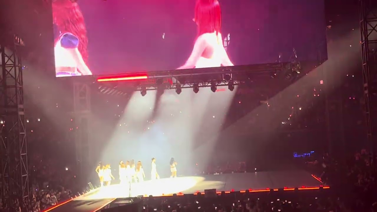 “I Can’t Stop Me” - Twice in Vancouver