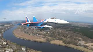 ТУ-95МС &quot;Медведь&quot; в сопровождении истребителей СУ-35С. TU-95MS &quot;BEAR&quot; escorted by SU-35S fighters.