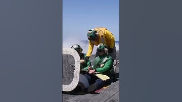 Dit vliegdekschip gebruikt WETENSCHAP om vliegtuigen te lanceren