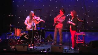 Isla, Doona & Paul - Manx songs and tunes