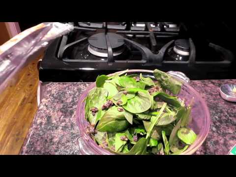 Mandarin & Strawberry Vegan Chik'n Baby Spinach Salad