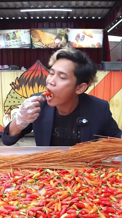 Mukbang mie lidi terpedas di bumi