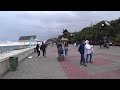 Алушта в ноябре, ещё КУПАЮТСЯ на море,набережная Алушты Крым, не у всех сезон ЗАКРЫТ, осень в Алуште