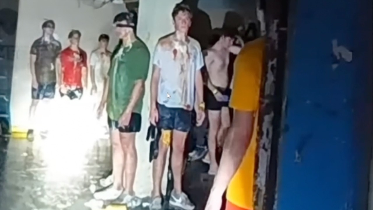 Ситуация с дедовщиной в студенческом братстве в Айове — это безумие.