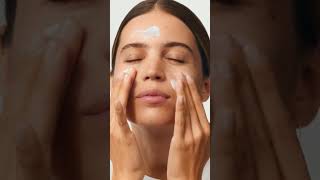 Универсальный крем для лица 10 в 1 SPF 25.