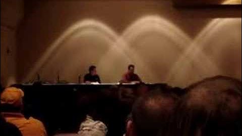 Peter Cullen Answers War inMiddle East Question @ Botcon2006