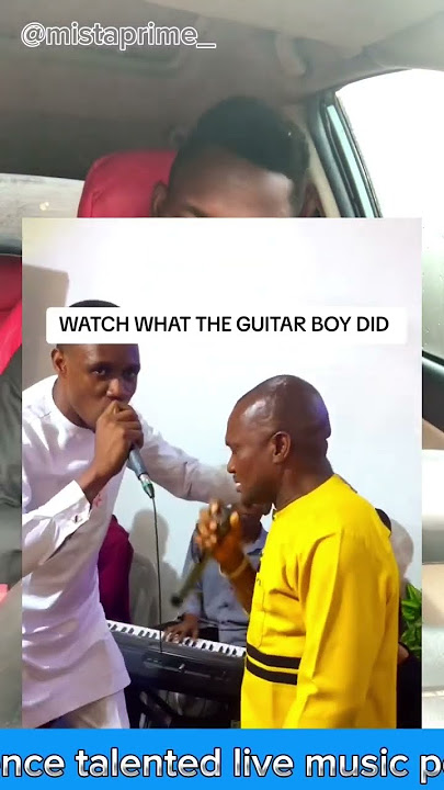 The guitarist is from another planet 😱