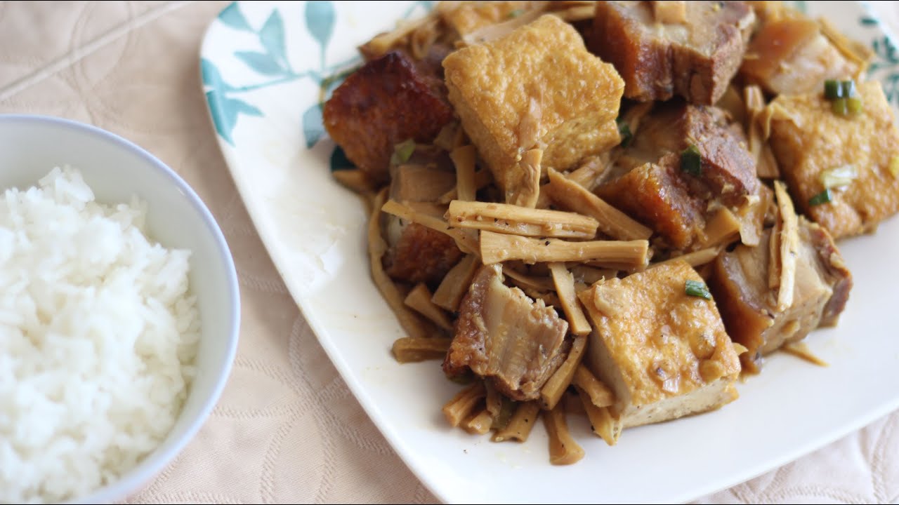 Thit Heo Quay Kho Mang (Braised Roasted Pork with Bamboo Shoots) YouTube