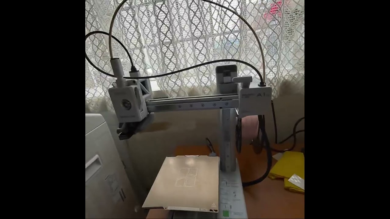 Bambu Lab A1 minの基本操作 - YouTube